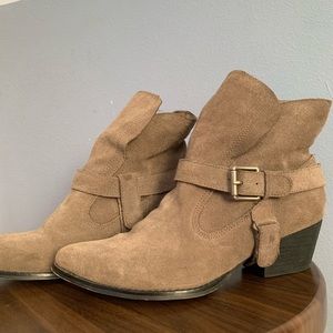 Chinese laundry rustic boots Great condition !!!!